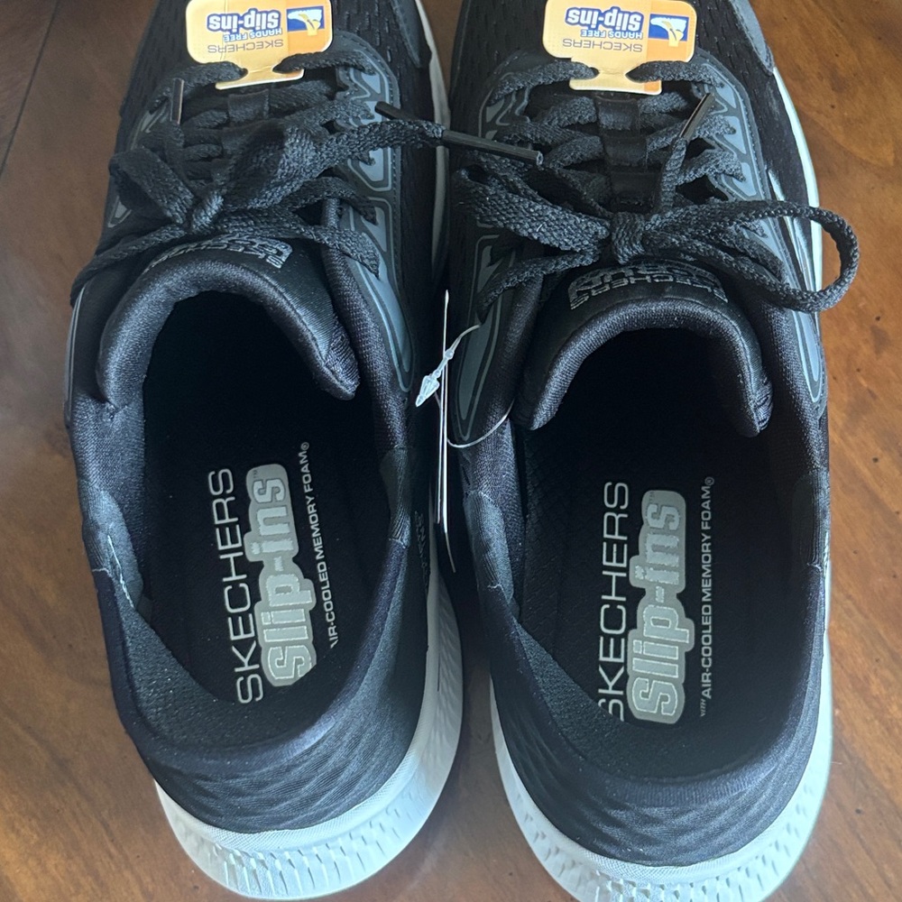 Skechers Black and White Mesh Slip-in Sneakers 9.5 - Picture 7 of 9
